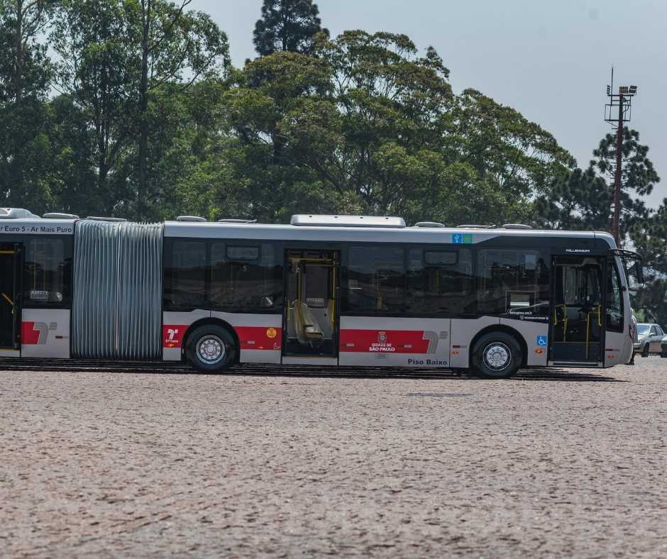 Scania Entrega Unidades Dos Primeiros Nibus Articulados Piso Baixo Na Cidade De S O Paulo