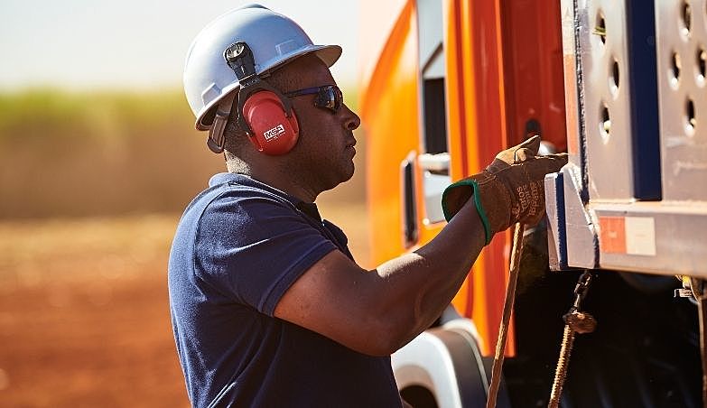 Sinal De Controle De Tráfego Em Forma De Diamante Laranja Lendo