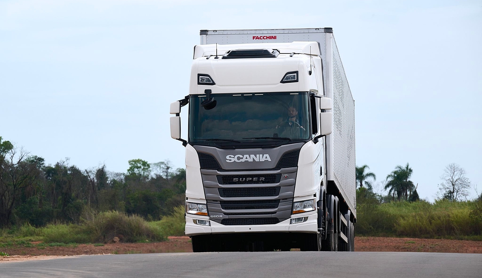 Volkswagen, Volvo e Scania entram no negócio de aluguel de caminhões